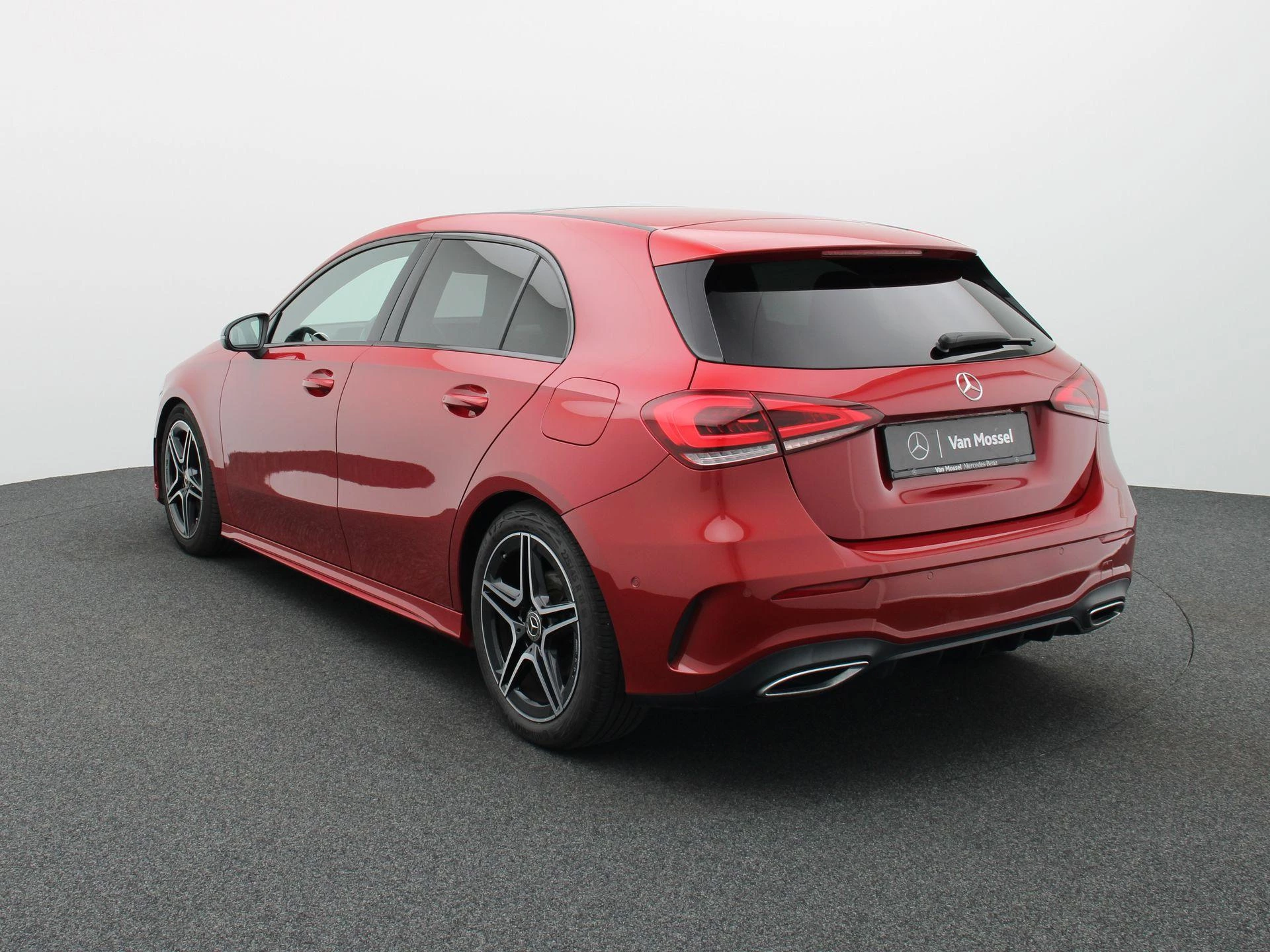 Mercedes-Benz A-Klasse 160 AMG LINE + PANORAMISCH DAK + CARPLAY + CAMERA + NIGHTPAKKET