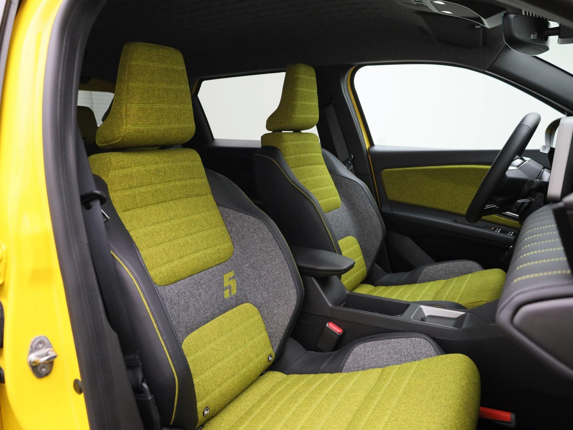 Renault-5-image-44