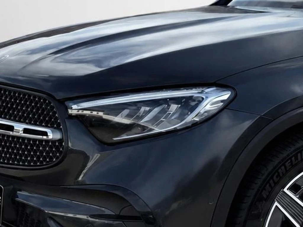 Mercedes-Benz-GLC 300 d-image-4