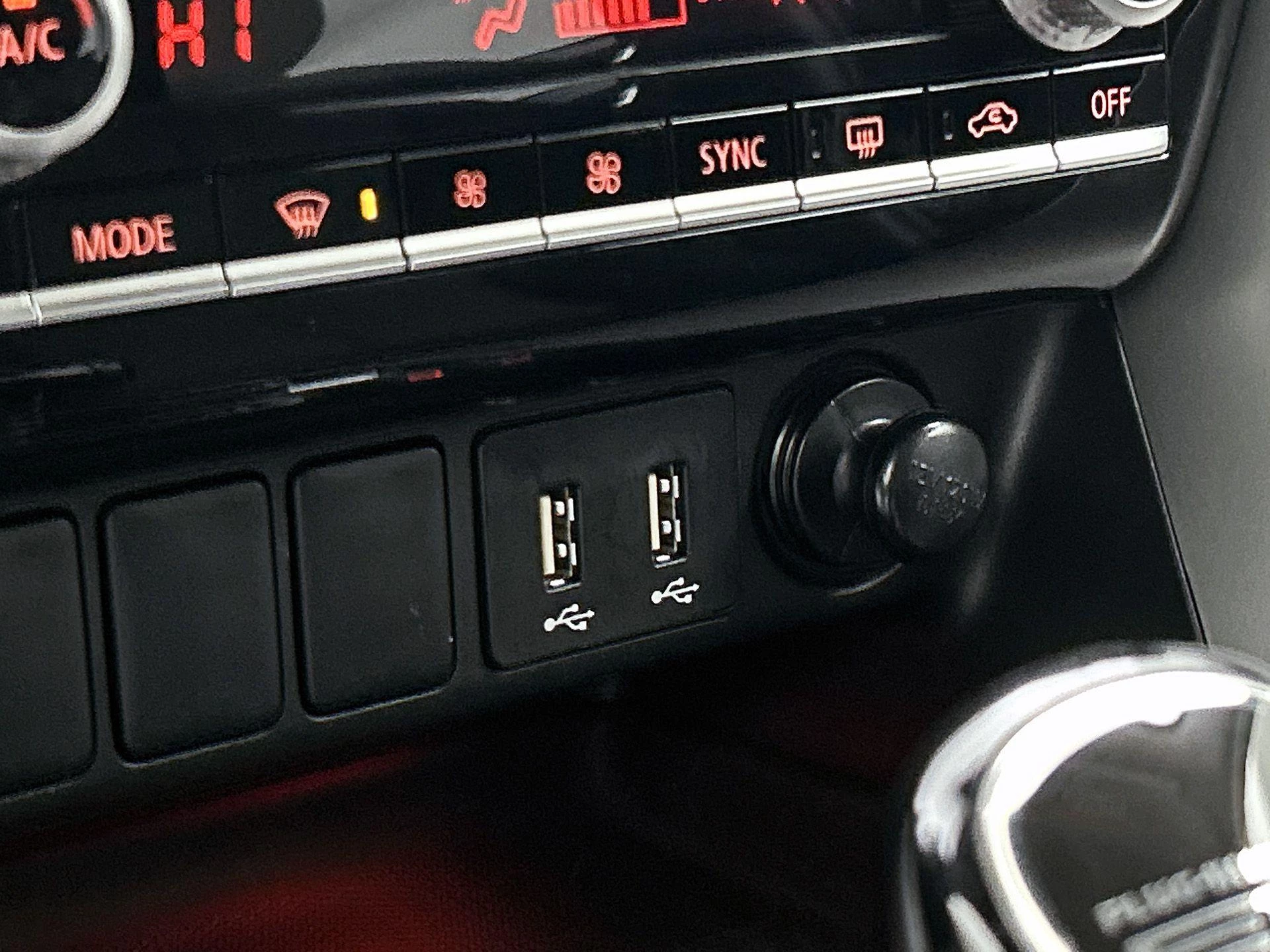Mitsubishi-Eclipse Cross-image-22