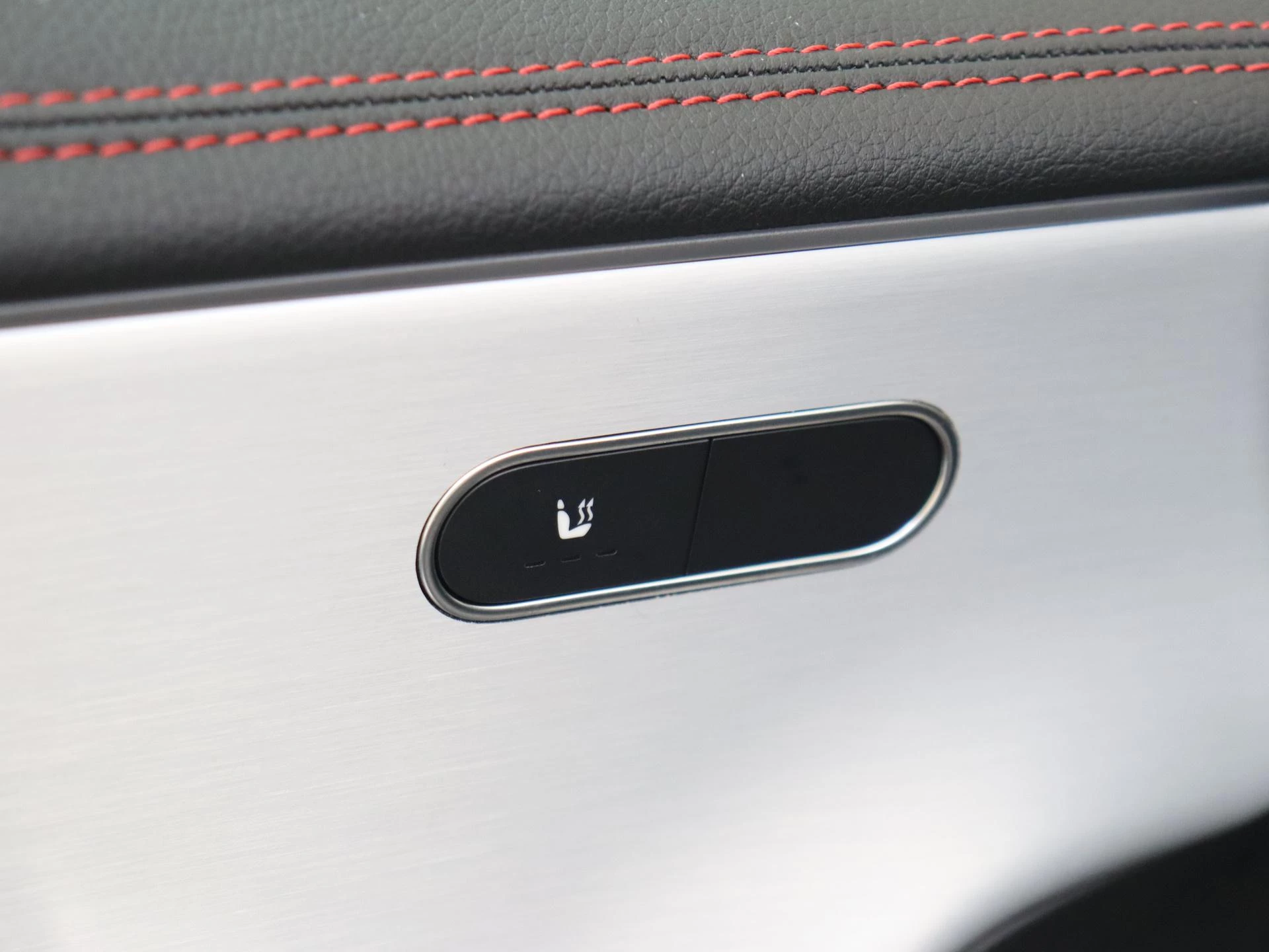 Mercedes-Benz-CLA-image-25