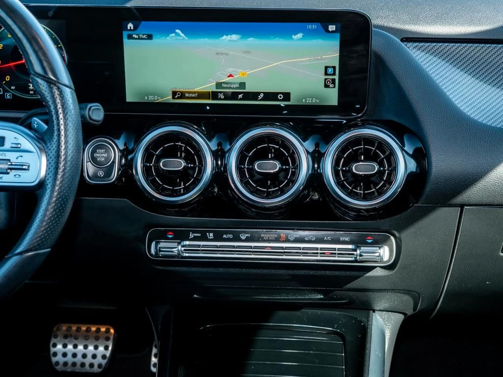 Mercedes-Benz-GLA 250-image-10