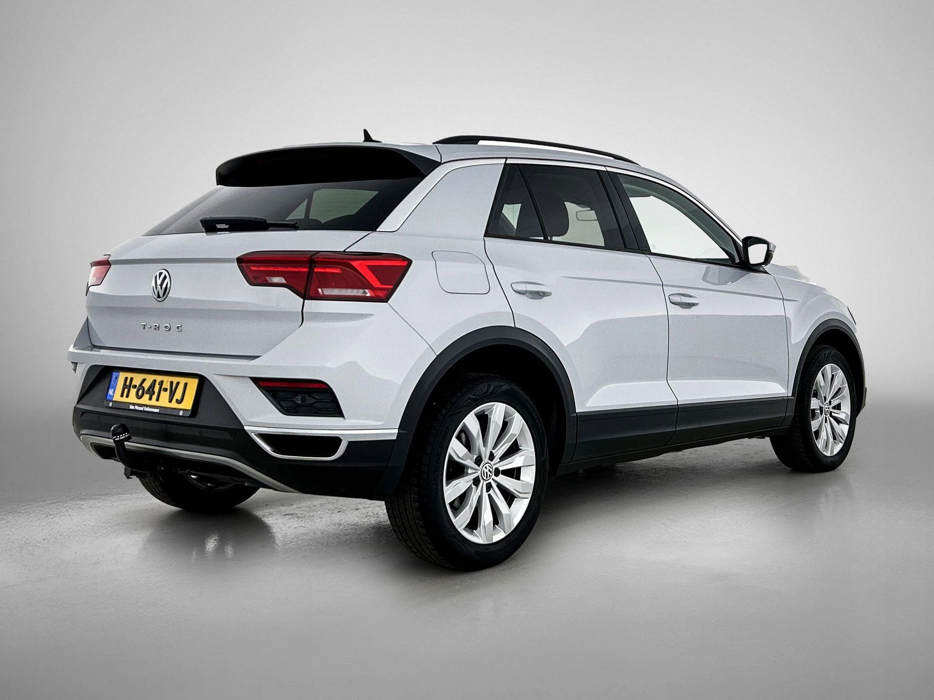 Volkswagen-T-Roc-image-3