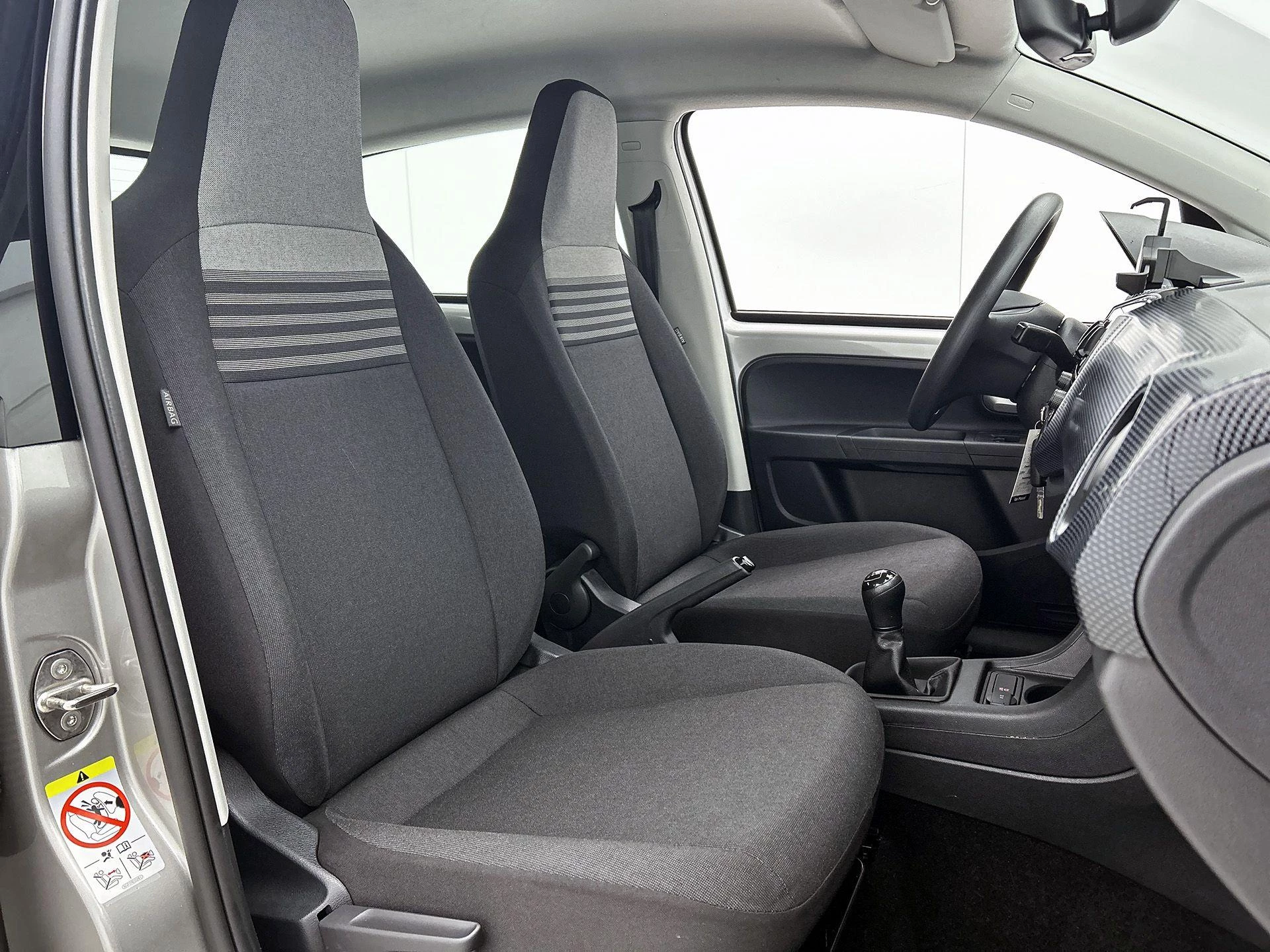 Volkswagen-up!-image-31