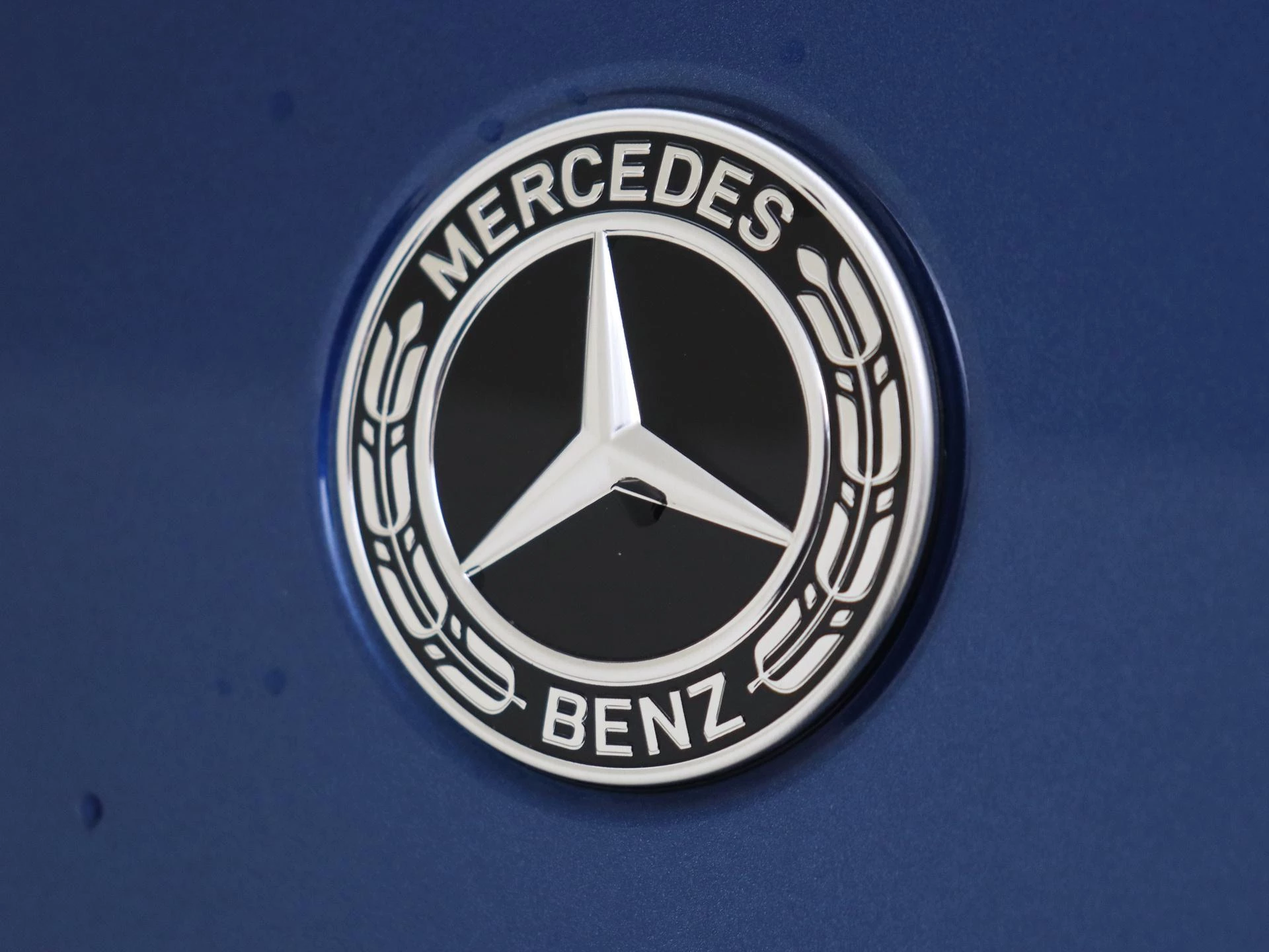 Mercedes-Benz-EQB-image-33