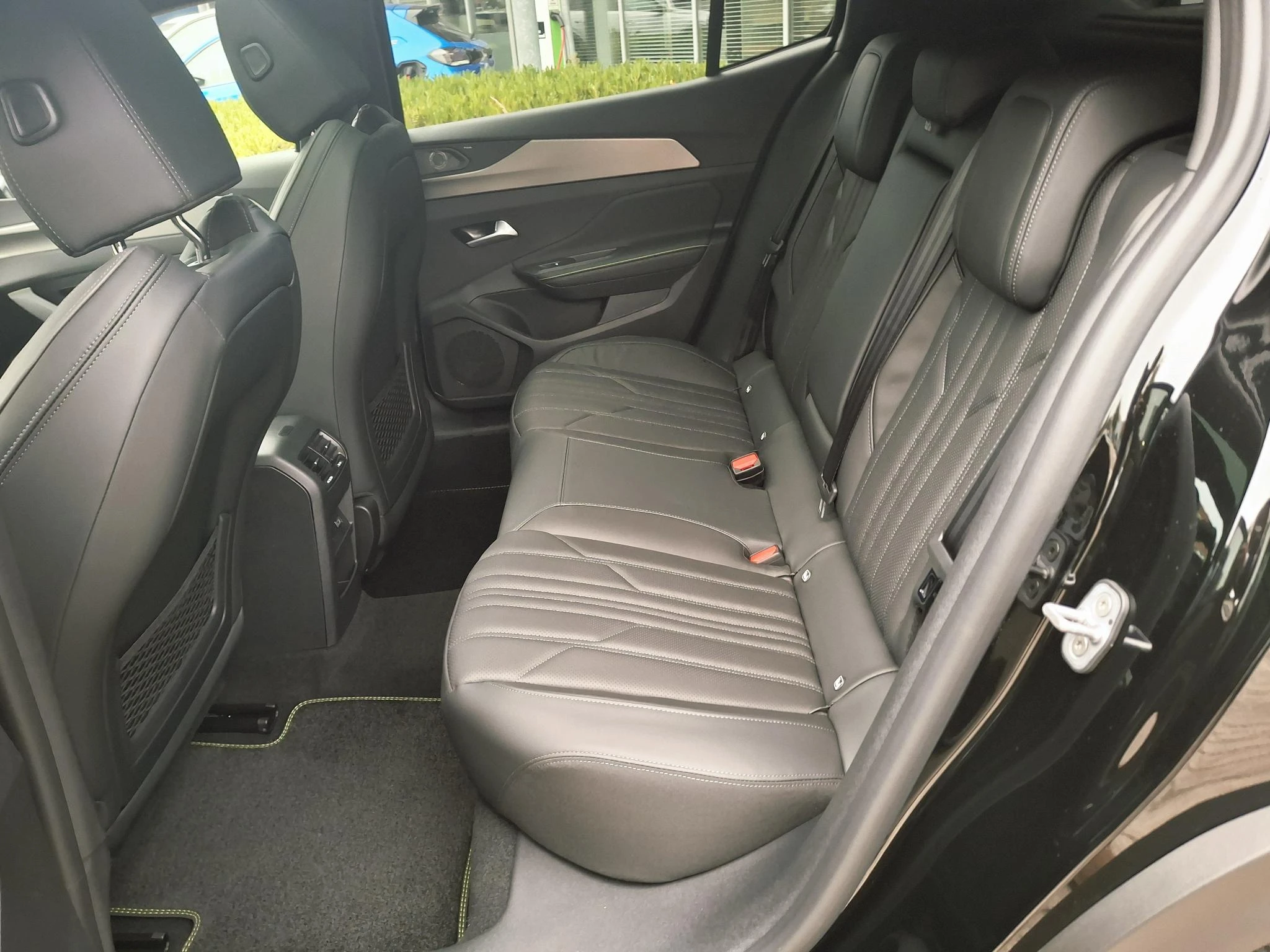Peugeot-408-image-36