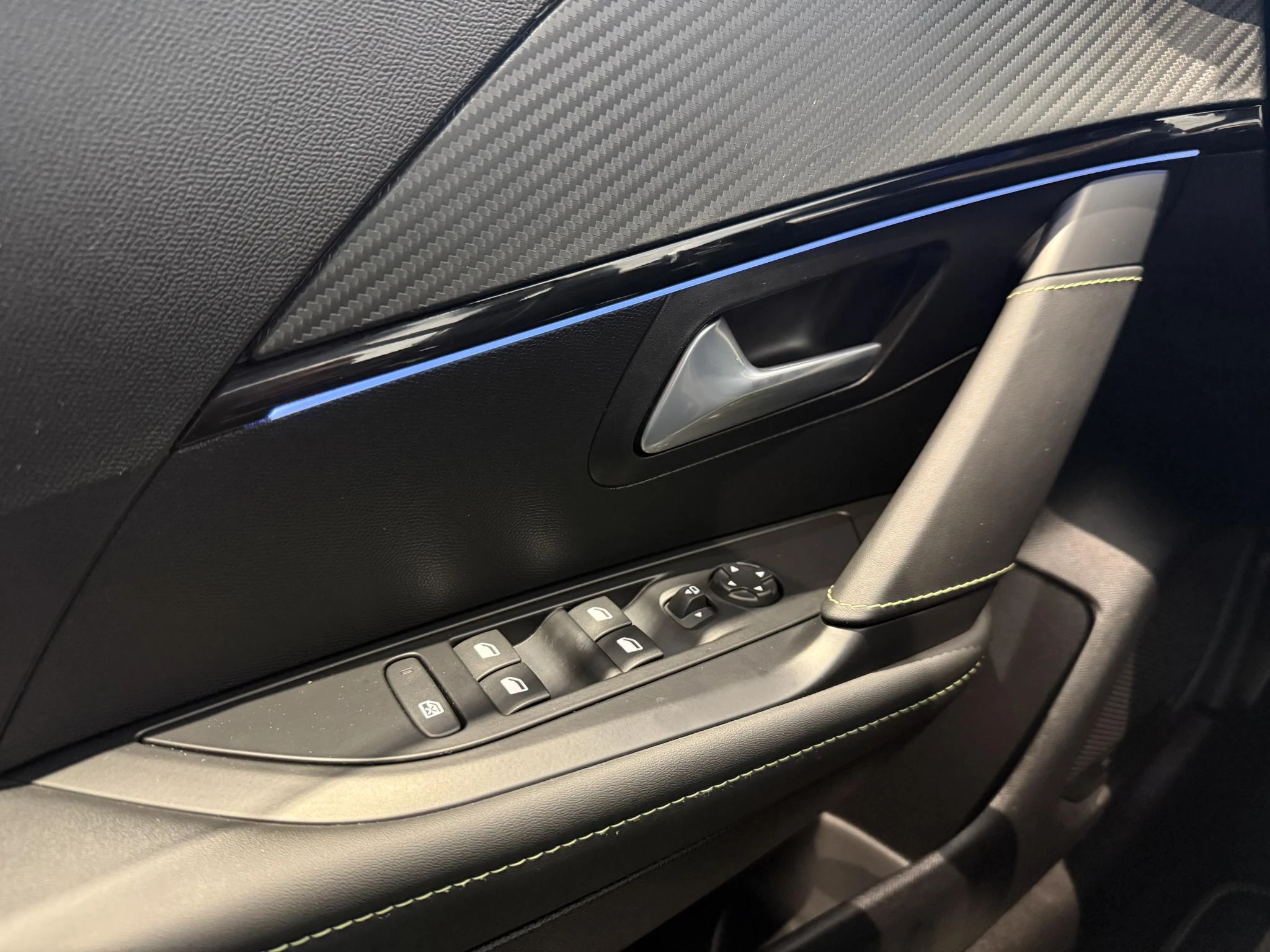 Peugeot-208-image-23