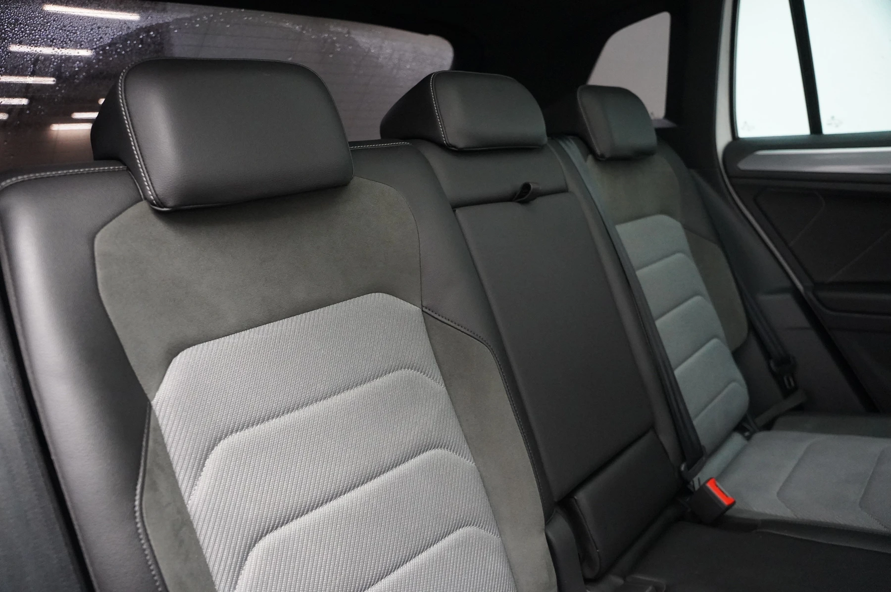 Volkswagen-Tiguan-image-35