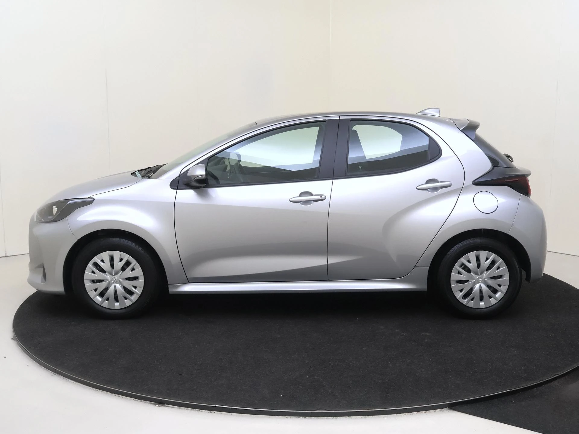 Mazda-2 Hybrid-image-7