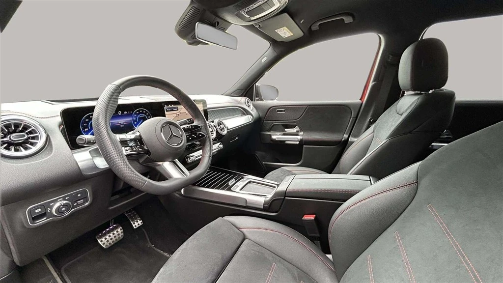 Mercedes-Benz-EQB-image-9