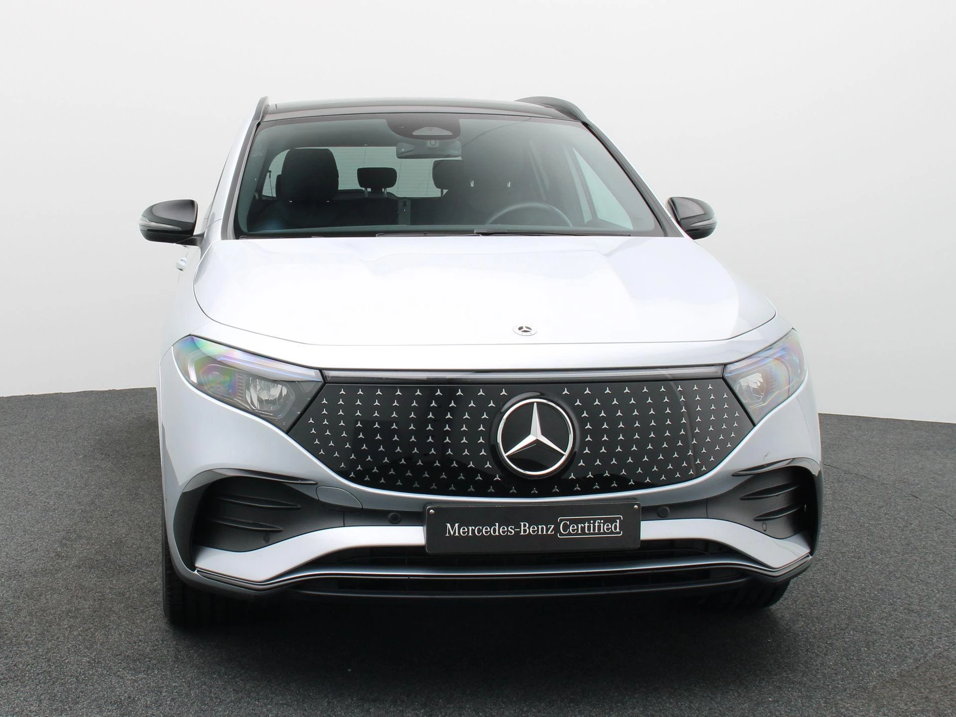 Mercedes-Benz EQA 250+ AMG Line + CARPLAY + PANORAMISCH DAK + NIGHTPAKKET +