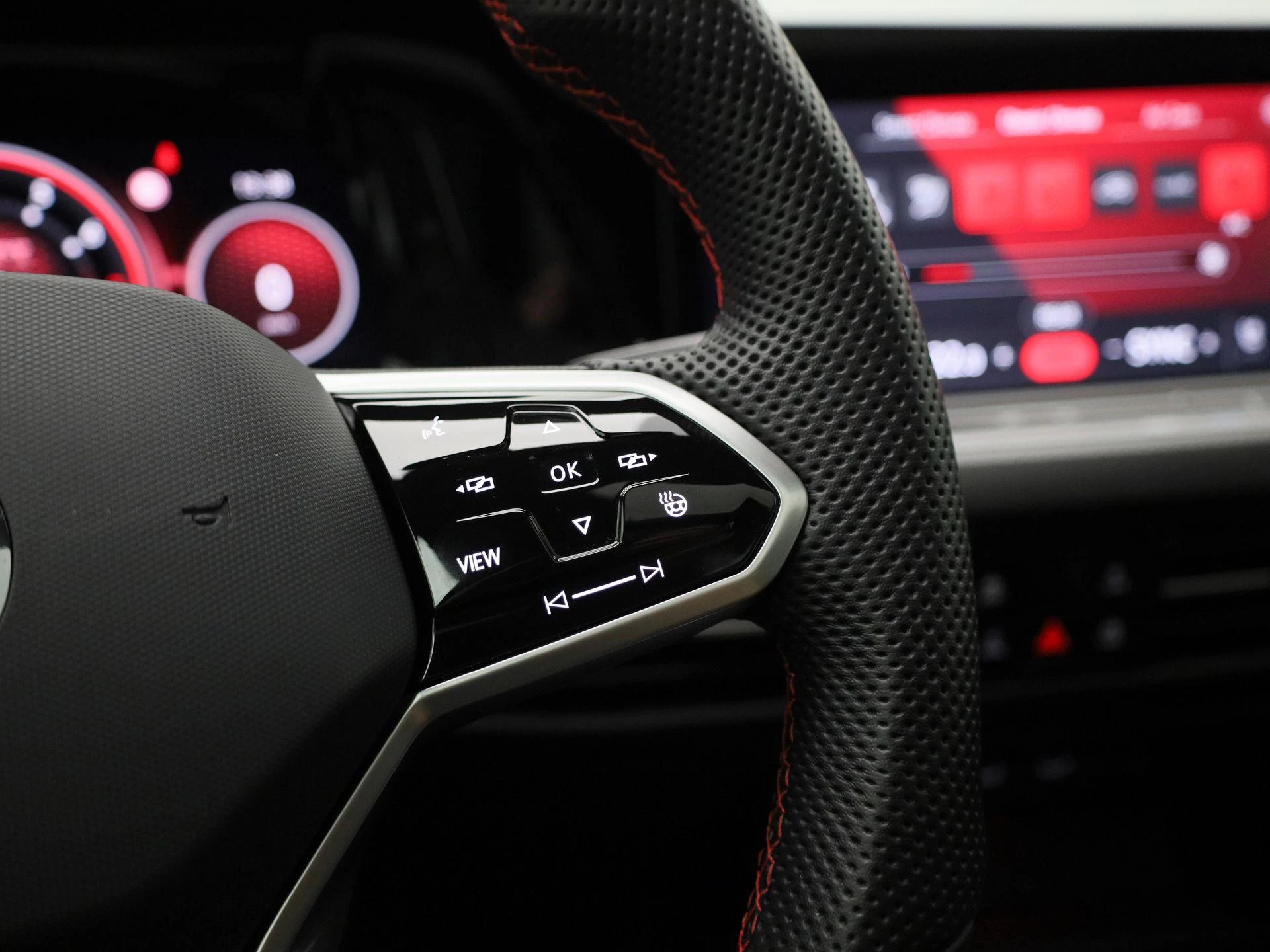 Volkswagen-Golf-image-21