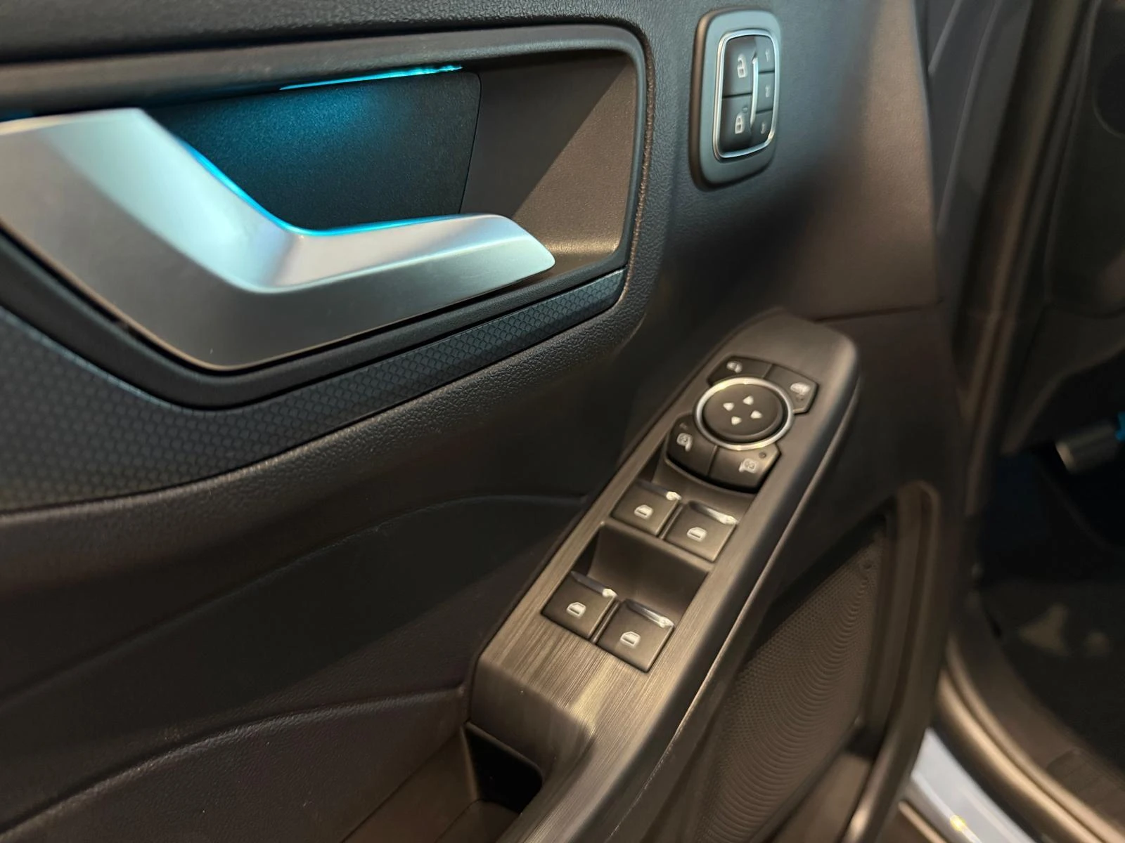 Ford-Kuga-image-15