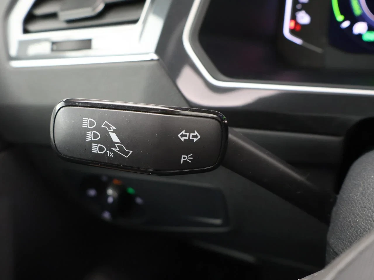 Volkswagen-Tiguan-image-17