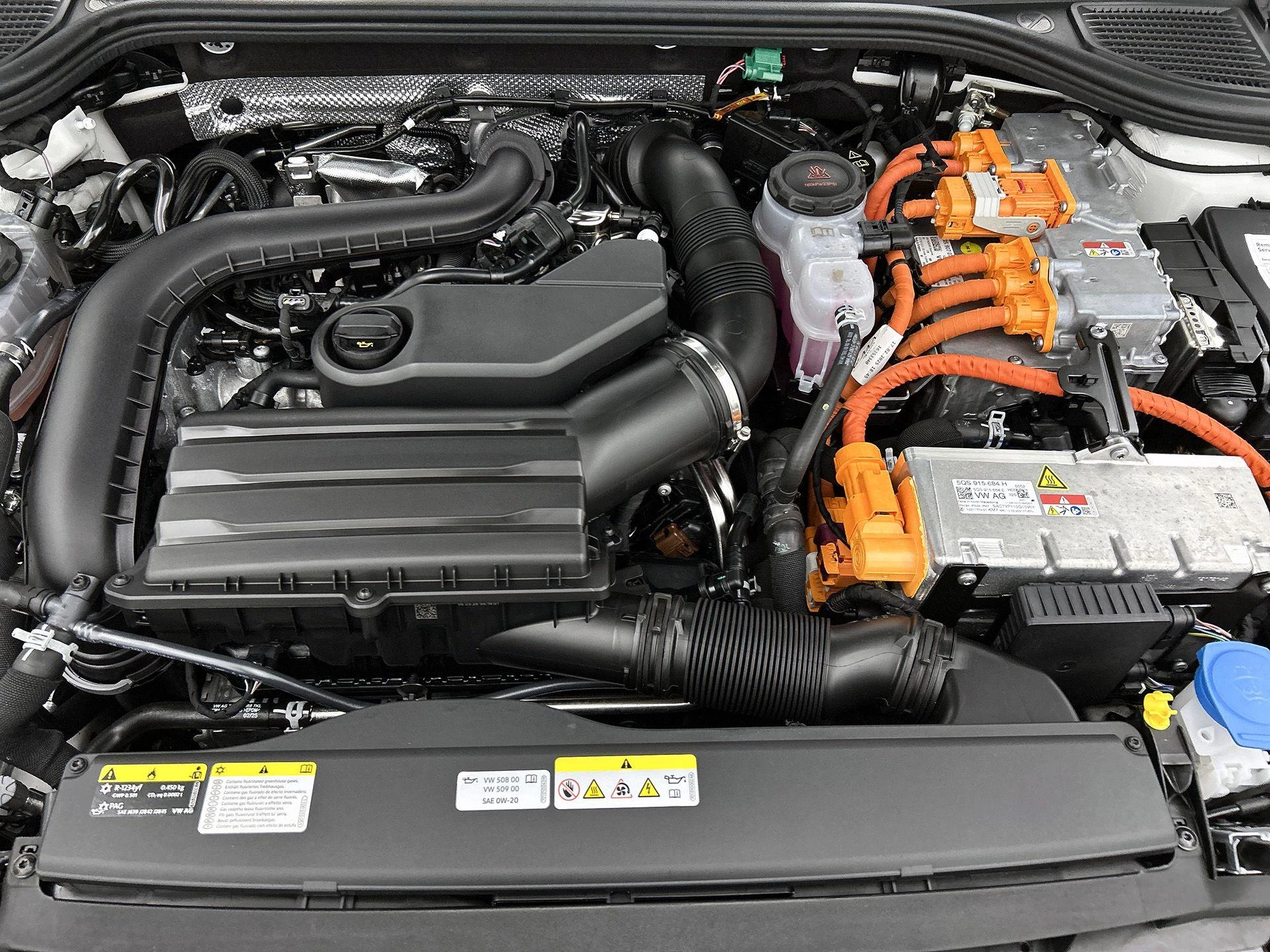 Volkswagen-Golf-image-31