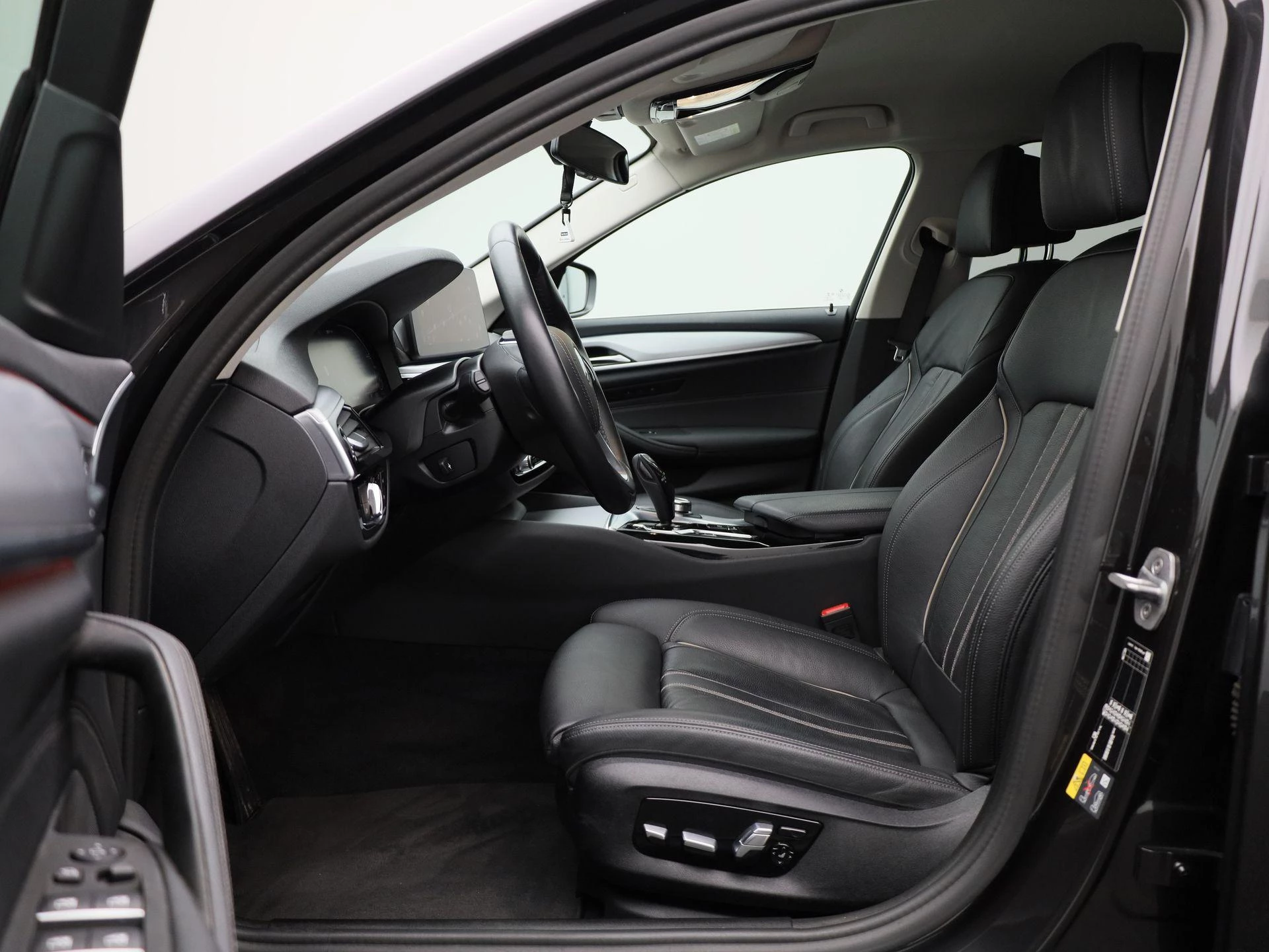 BMW-5 Serie-image-10