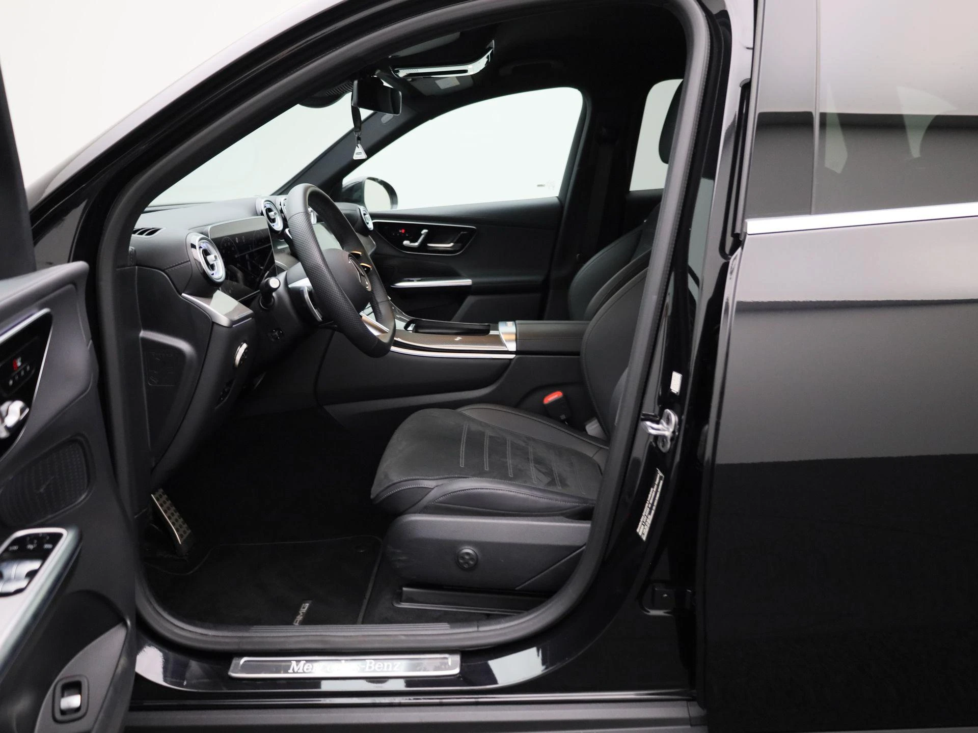 Mercedes-Benz-GLC-image-8