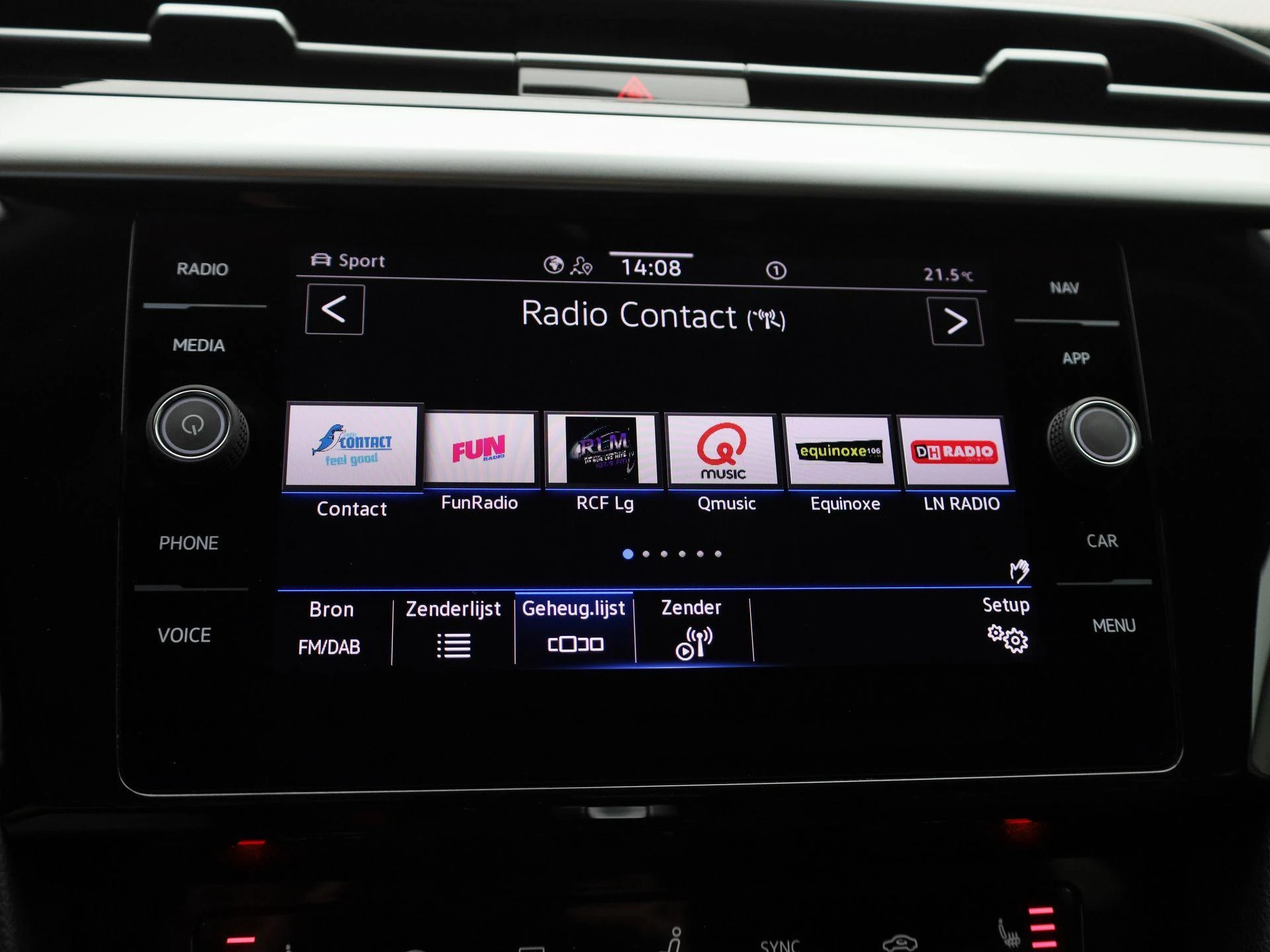 Volkswagen-Arteon-image-18