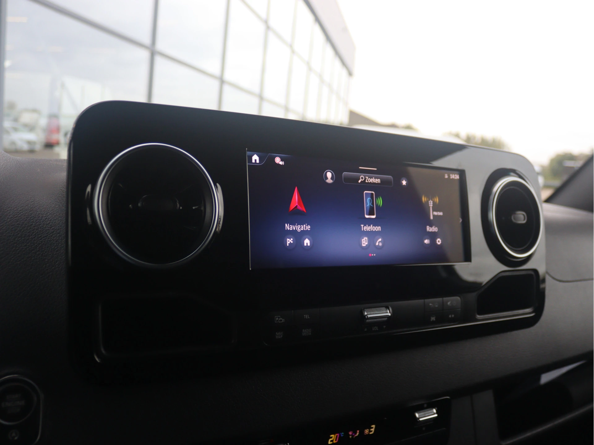 Mercedes-Benz-Sprinter-image-8