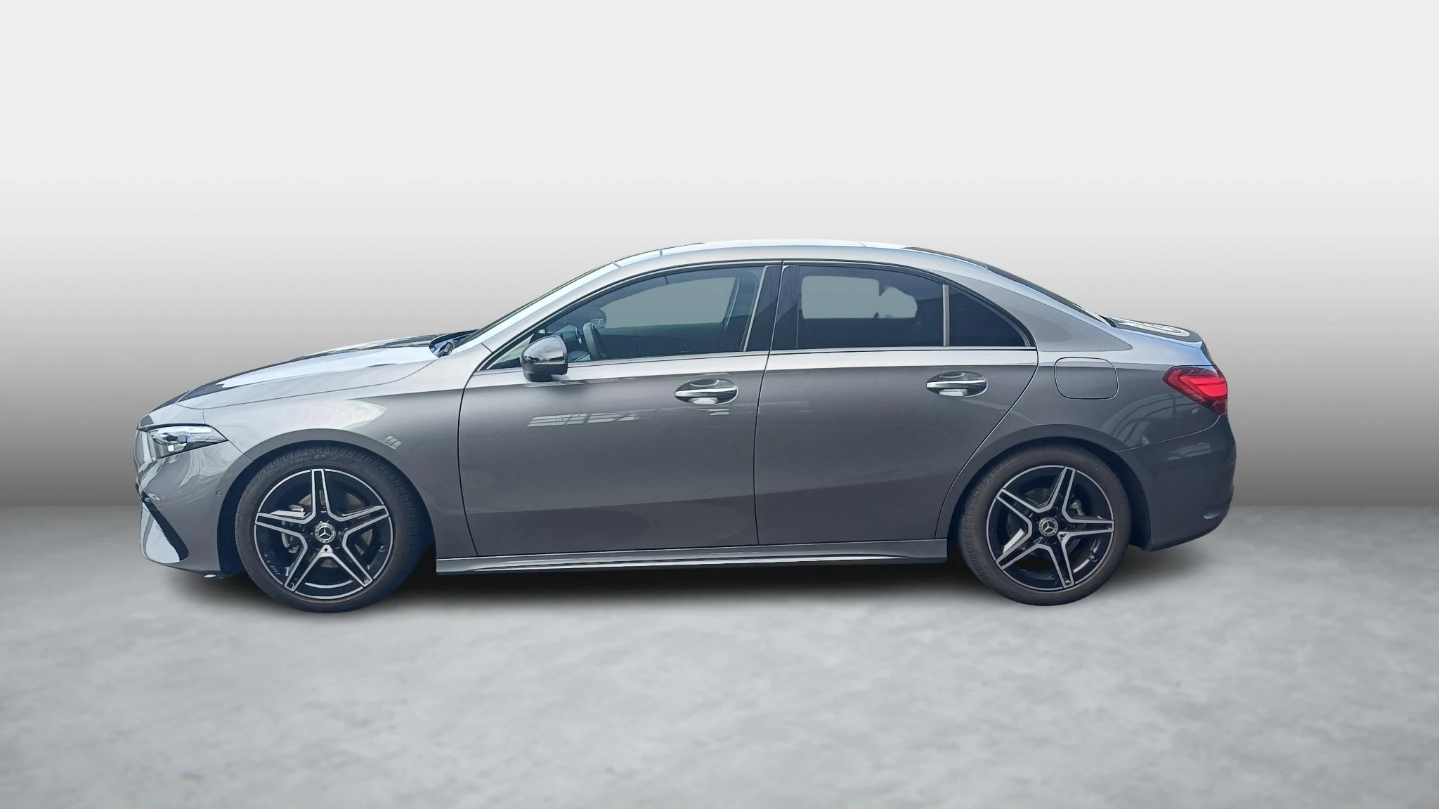 Mercedes-Benz A-Klasse 180 Star Edition Limousine + PANORAMISCH DAK + MULTIBEAM + CARPLAY +