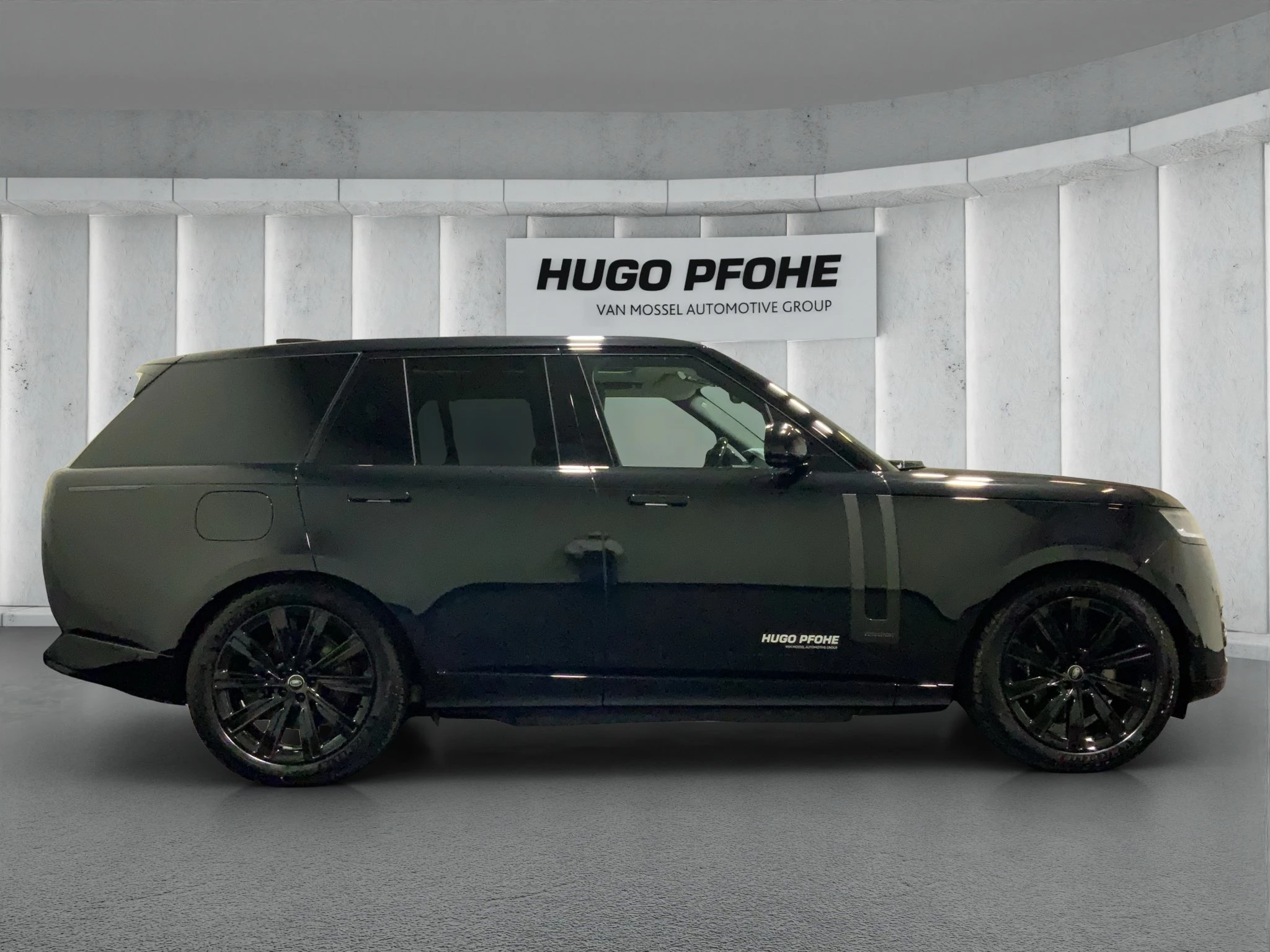 Land Rover-Range Rover-image-5