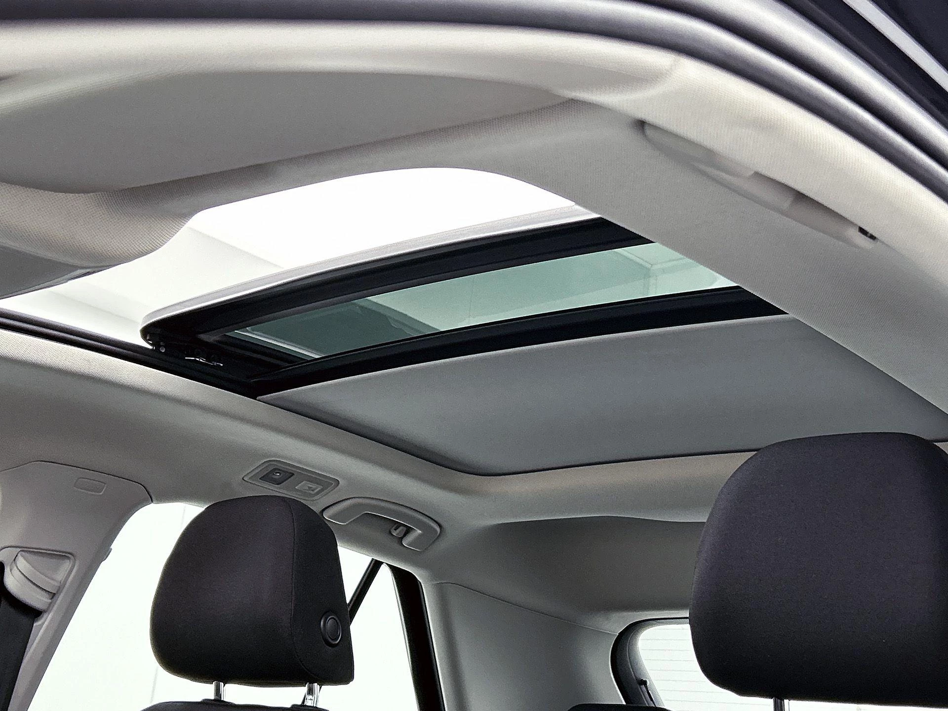 Volkswagen-T-Roc-image-24