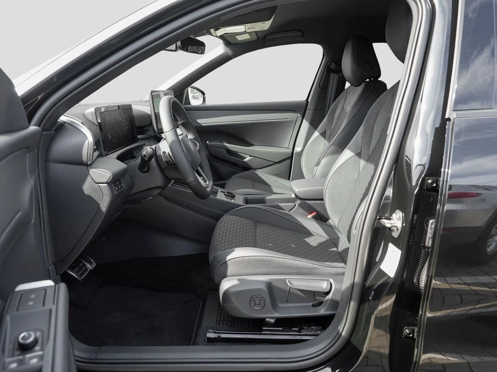 Volkswagen T-Roc R-Line 1.5 l eTSI OPF 110 kW (150 PS)