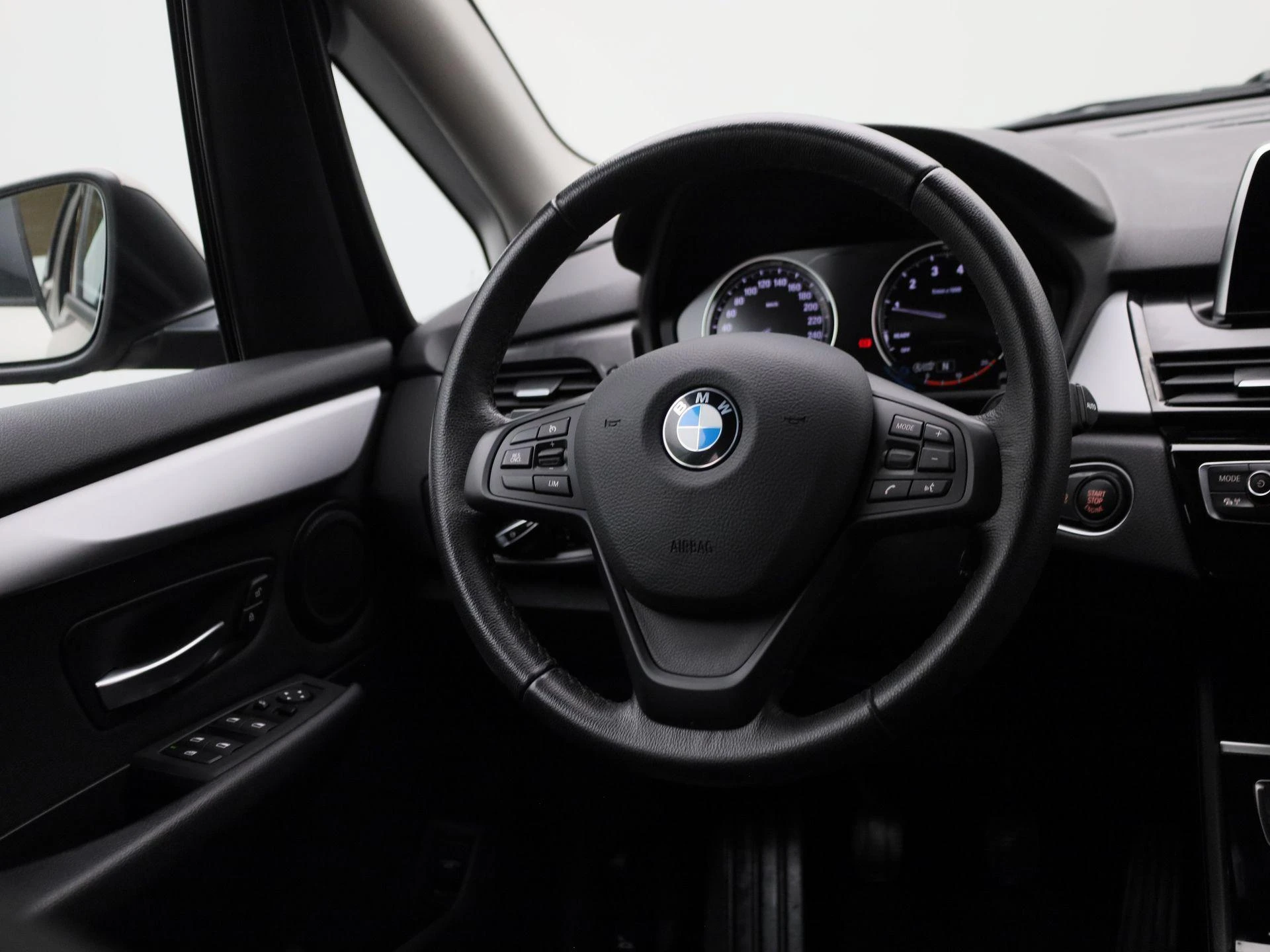 BMW-2 Reeks-image-8