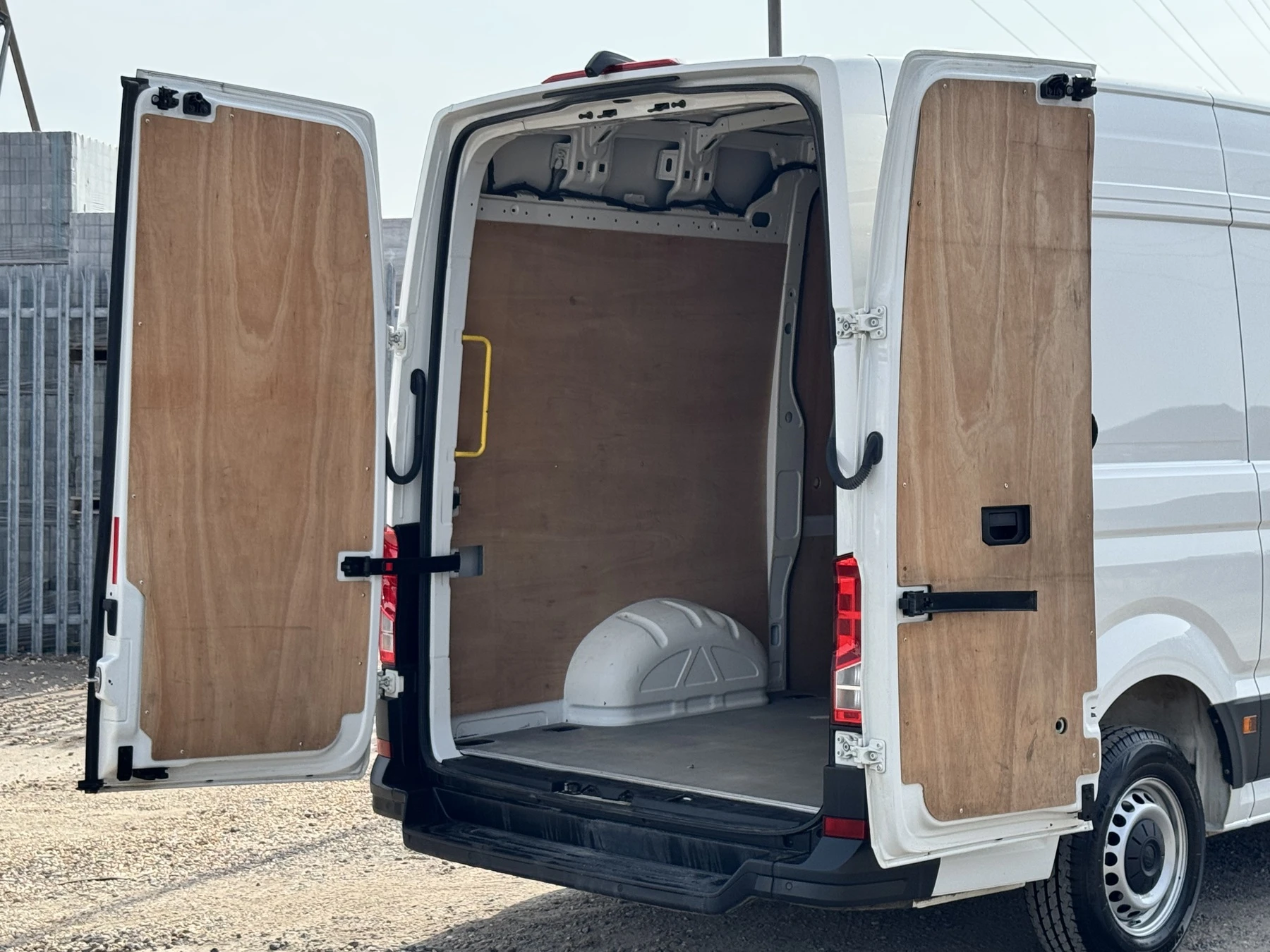 Volkswagen-Crafter-image-29