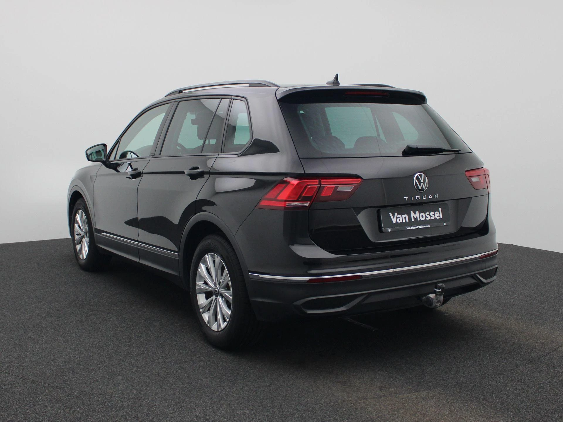 Volkswagen-Tiguan-image-3