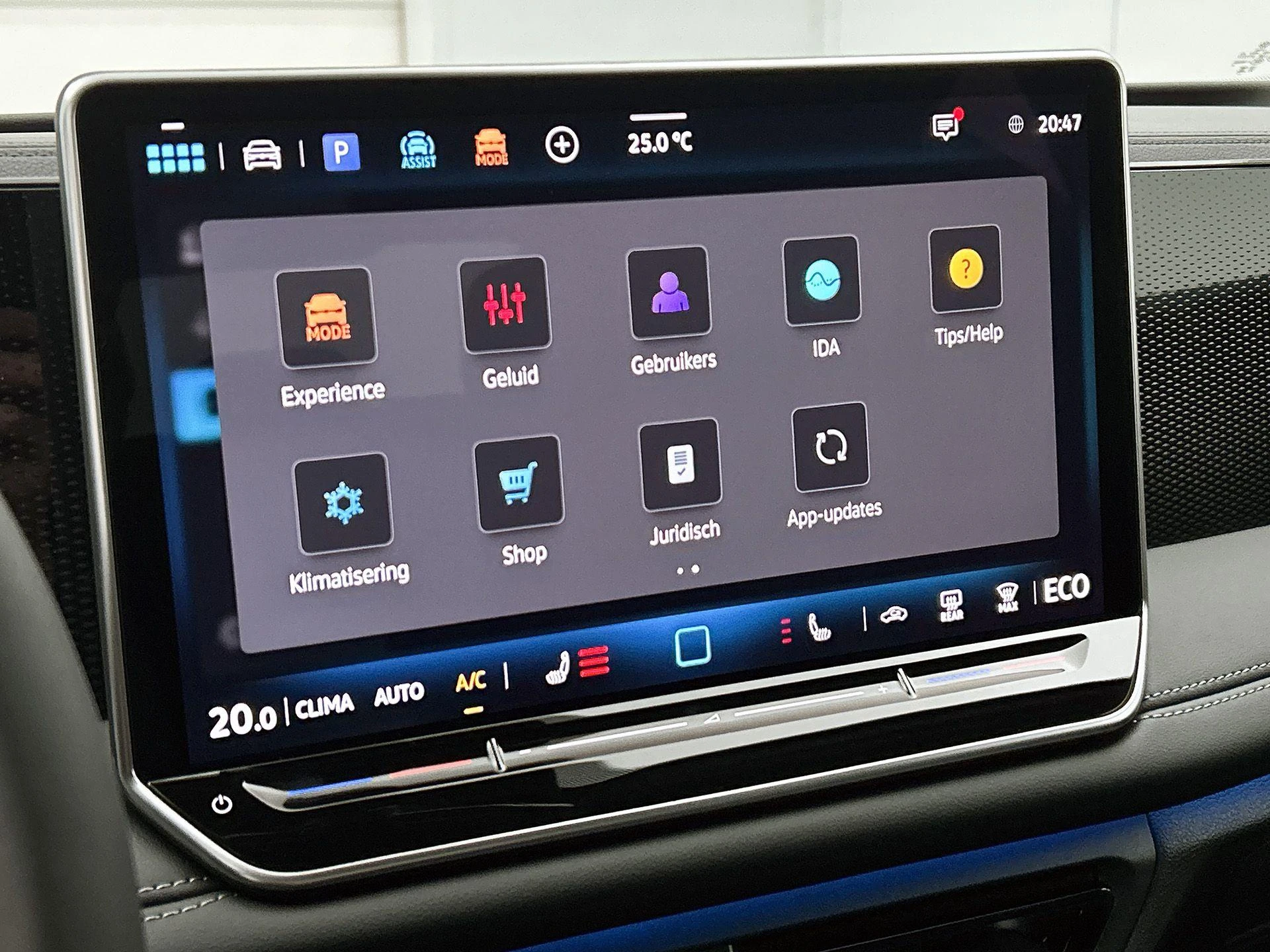 Volkswagen-Tiguan-image-18
