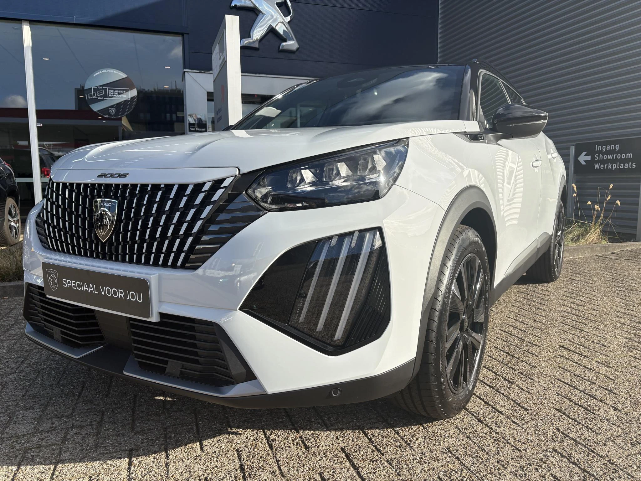 Peugeot-2008-image-2