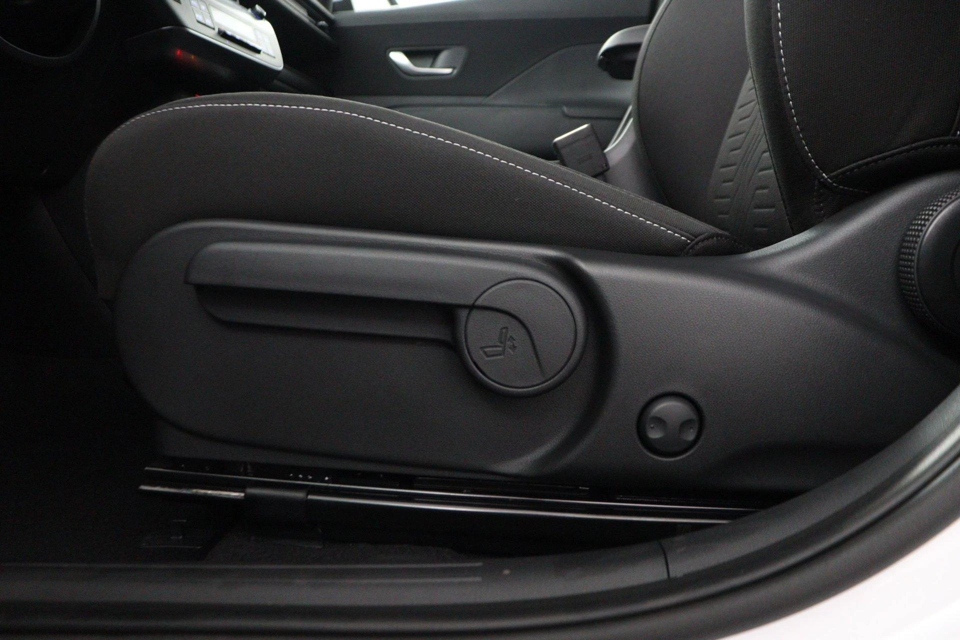 Hyundai-Kona-image-44