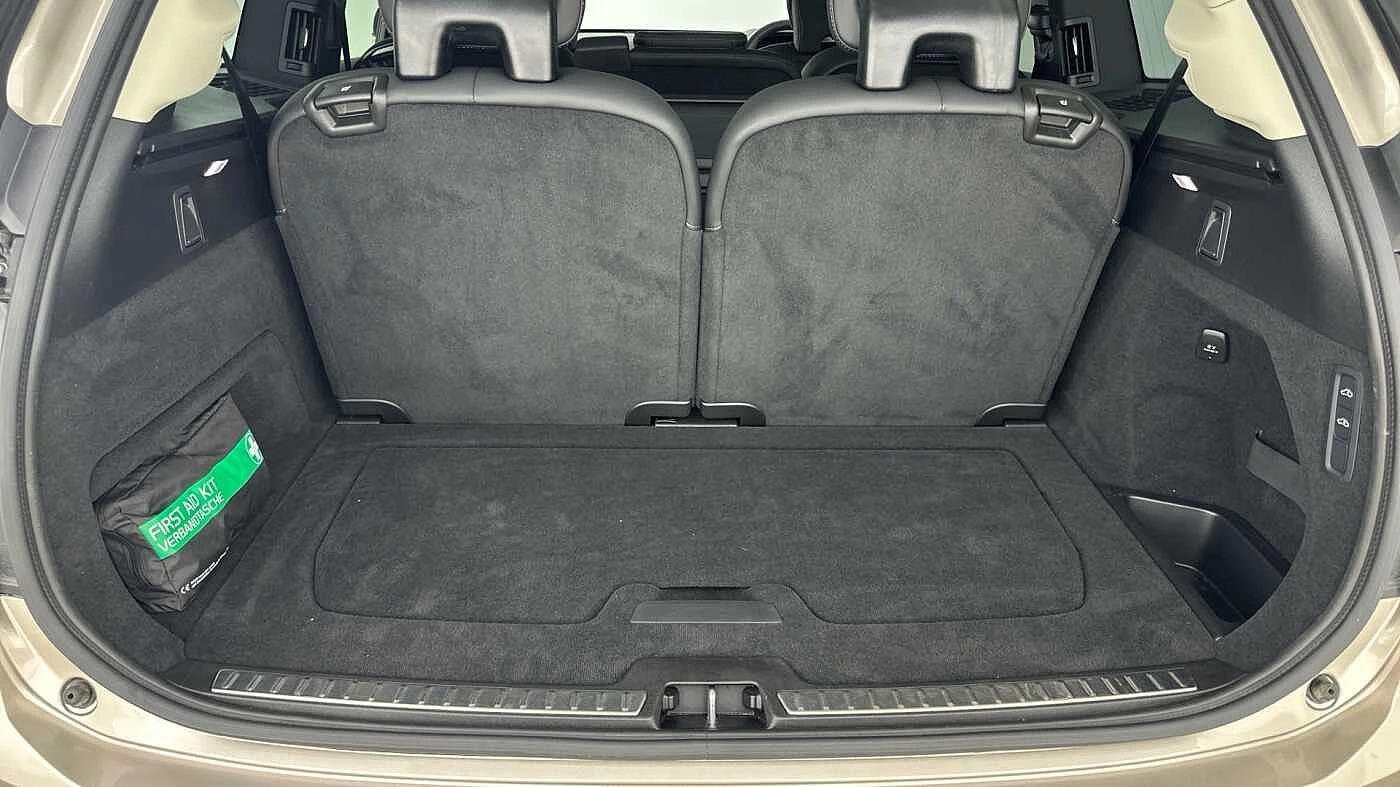 Volvo-XC90-image-18