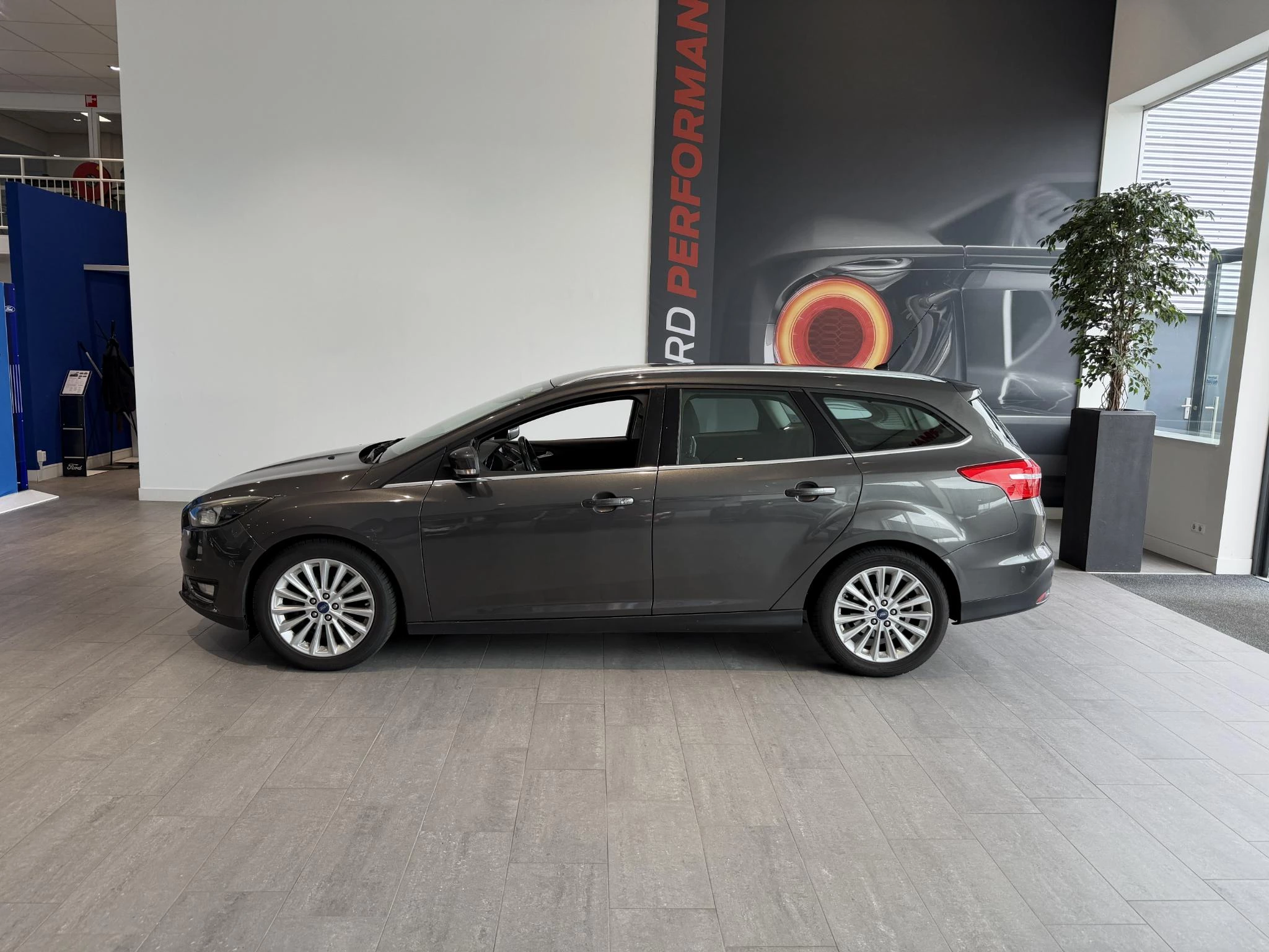 Ford Focus Wagon 1.0 First Edition