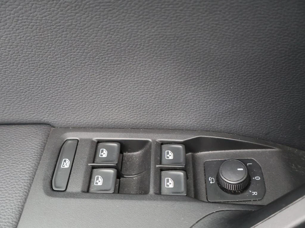 SEAT-Arona-image-19
