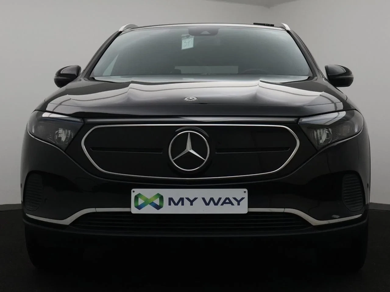 Mercedes-Benz-EQA-image-1