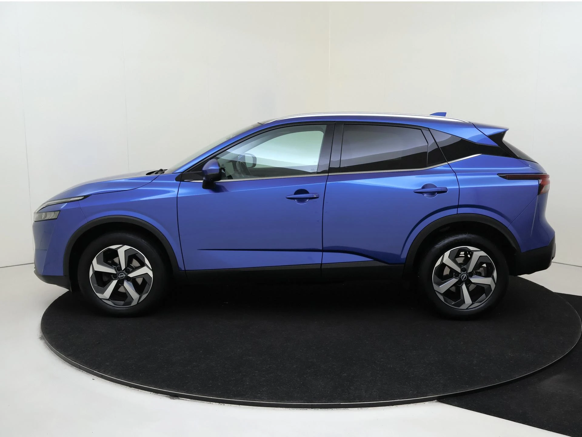 Nissan-QASHQAI-image-7