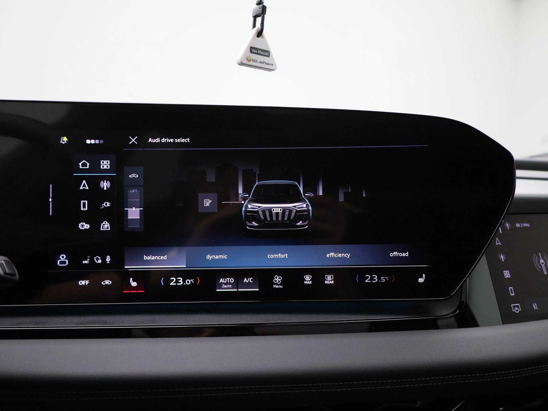 Audi-Q6 e-tron-image-27