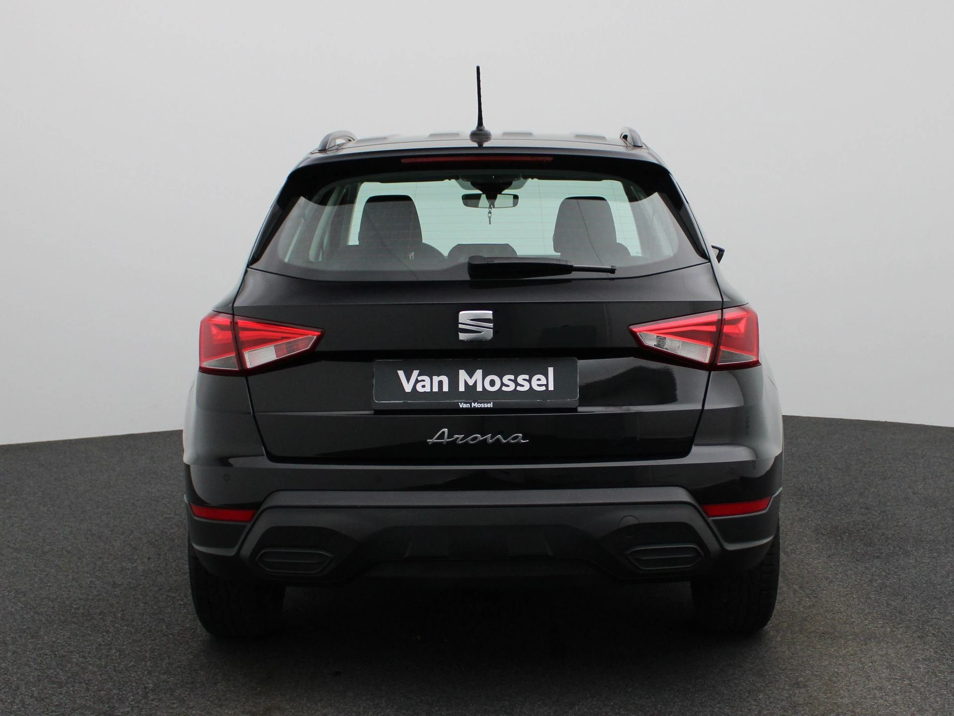 SEAT-Arona-image-4