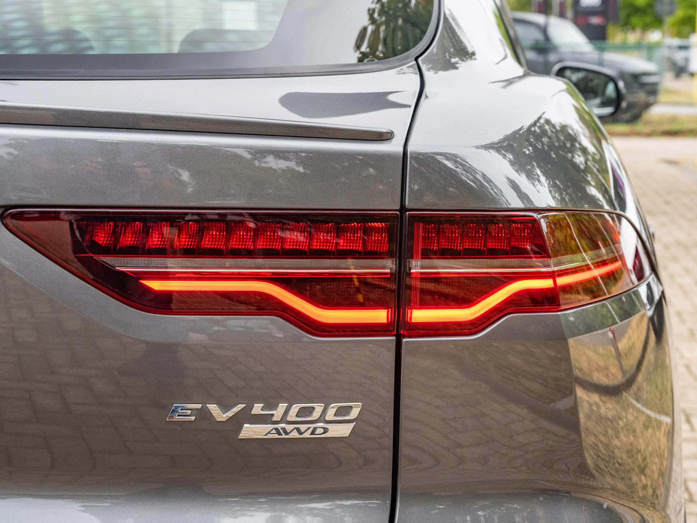 Jaguar-I-PACE-image-26