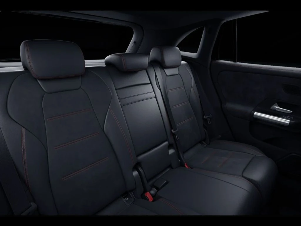 Mercedes-Benz-GLA 250-image-11