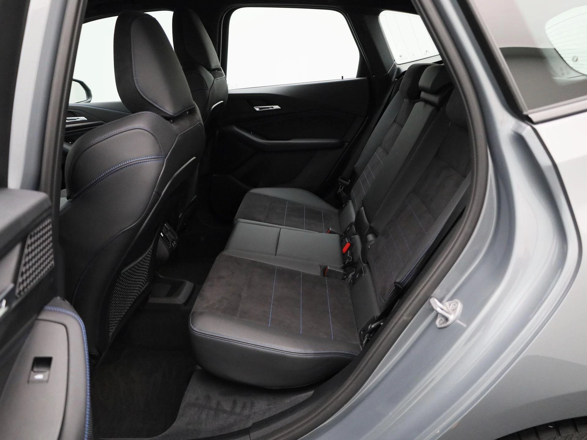 BMW-2 Serie-image-9