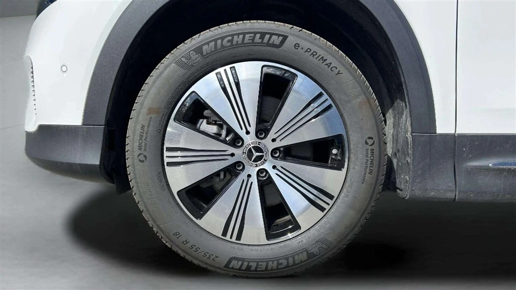 Mercedes-Benz-EQB-image-8