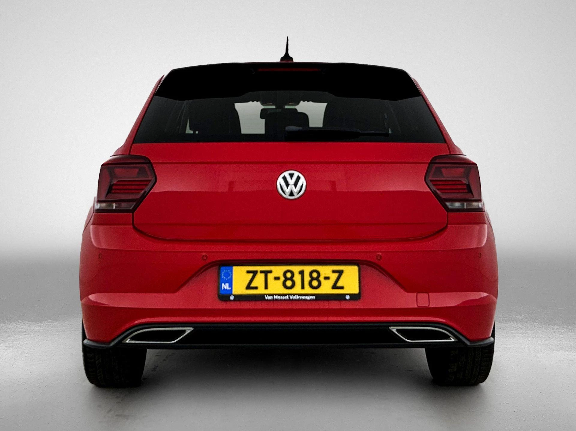 Volkswagen-Polo-image-2