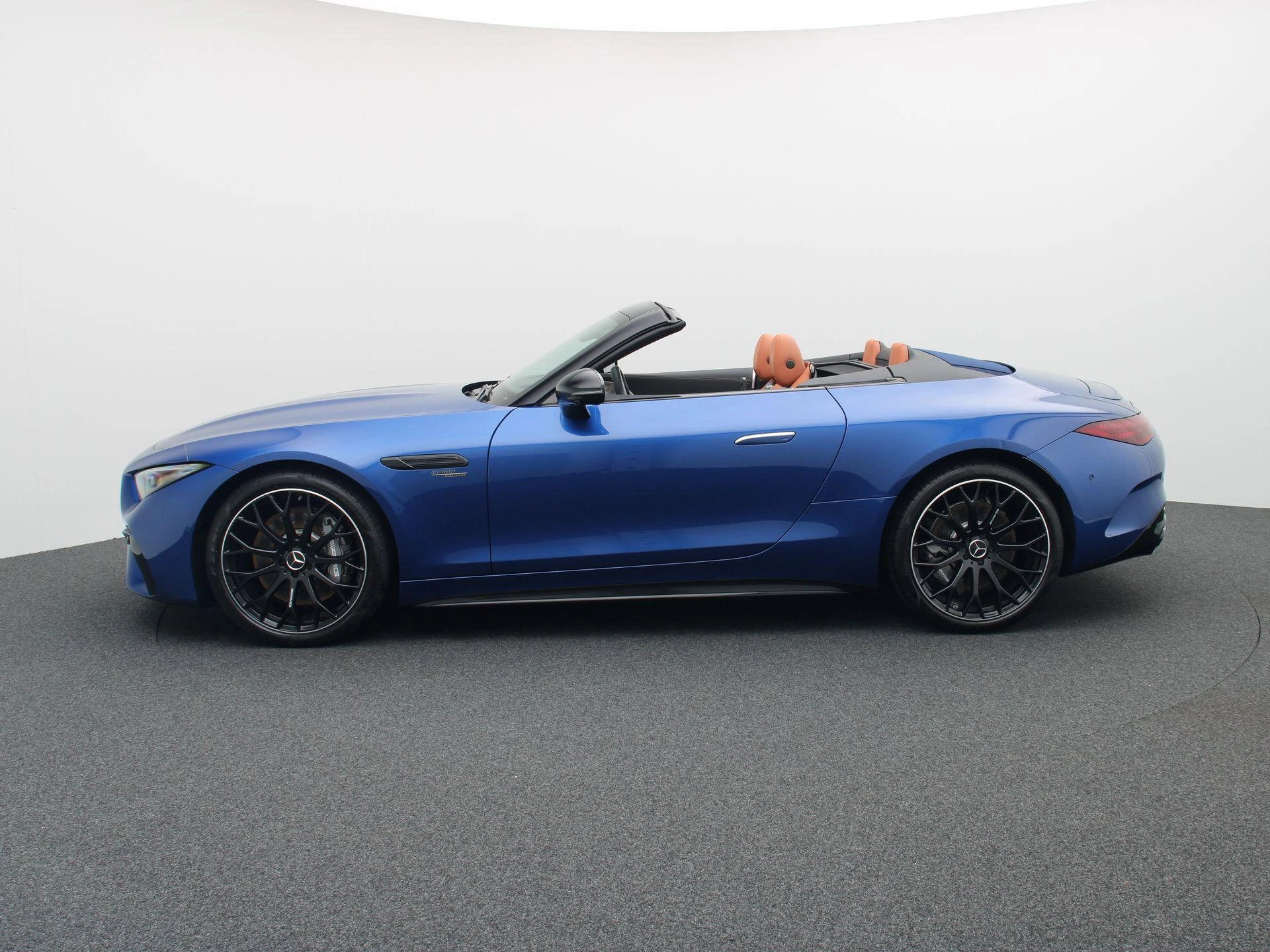 Mercedes-Benz-SL-image-3