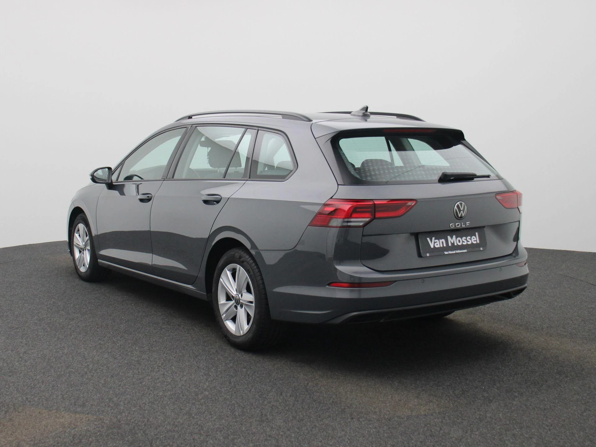 Volkswagen-Golf-image-2