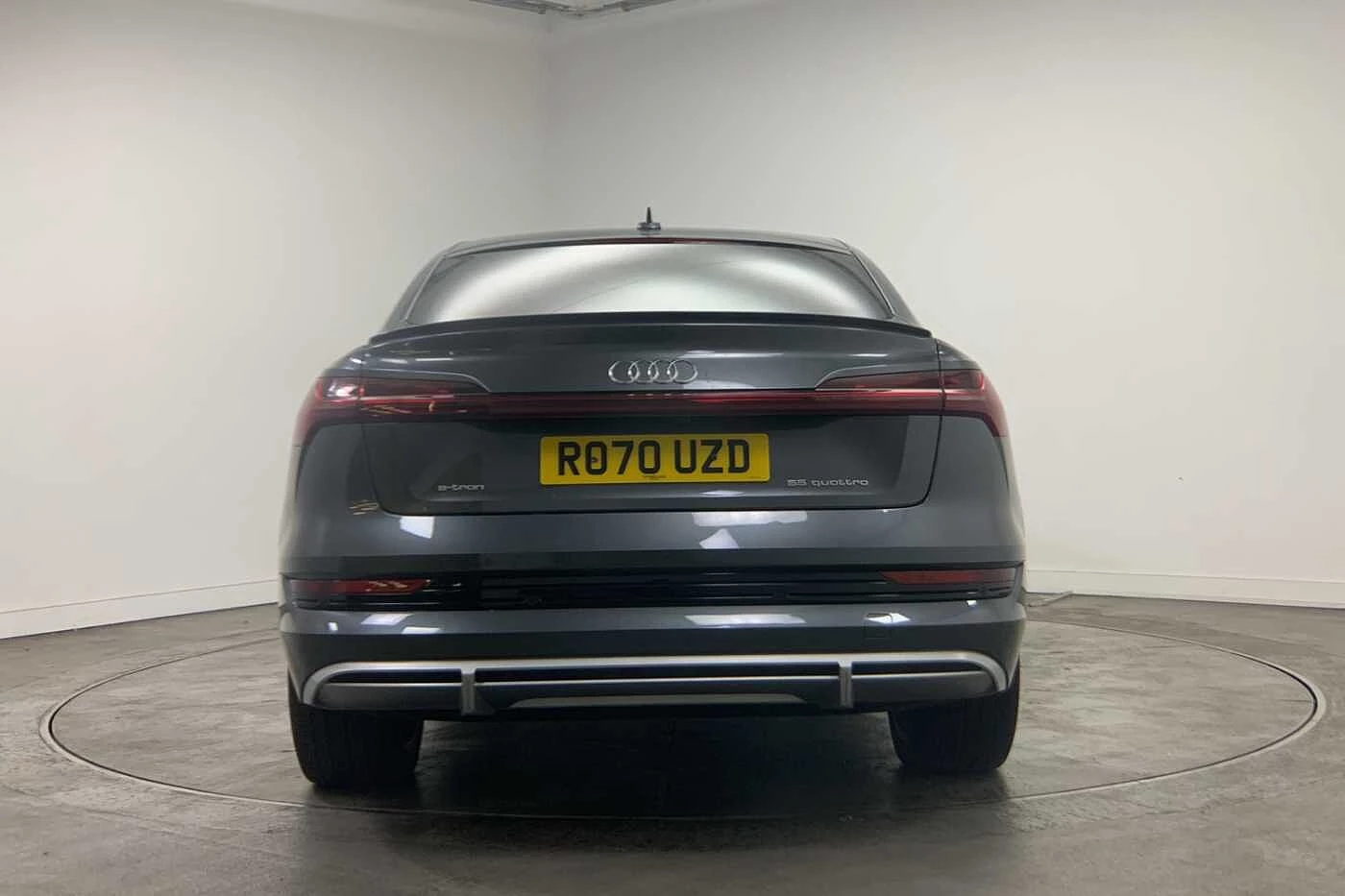 Audi-e-tron-image-10