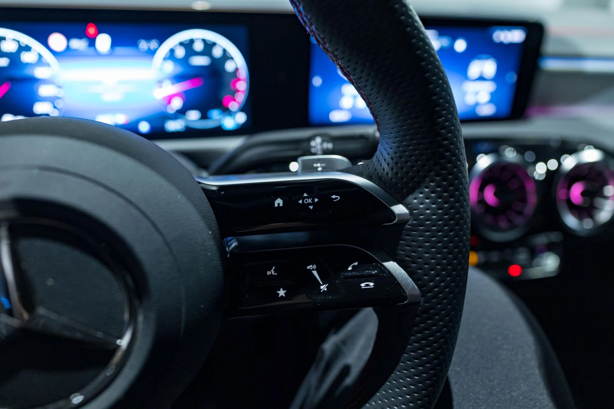 Mercedes-Benz-CLA-image-26