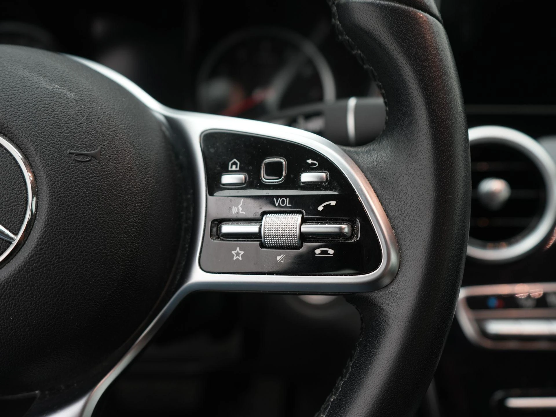 Mercedes-Benz-C-Klasse-image-29